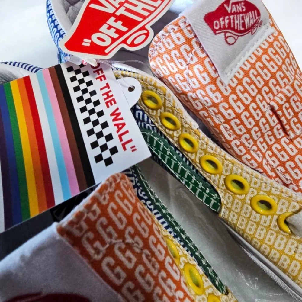 $6.49 SHIPPING Womans Vans Sk8-Mid Pride - Picture 5 of 9